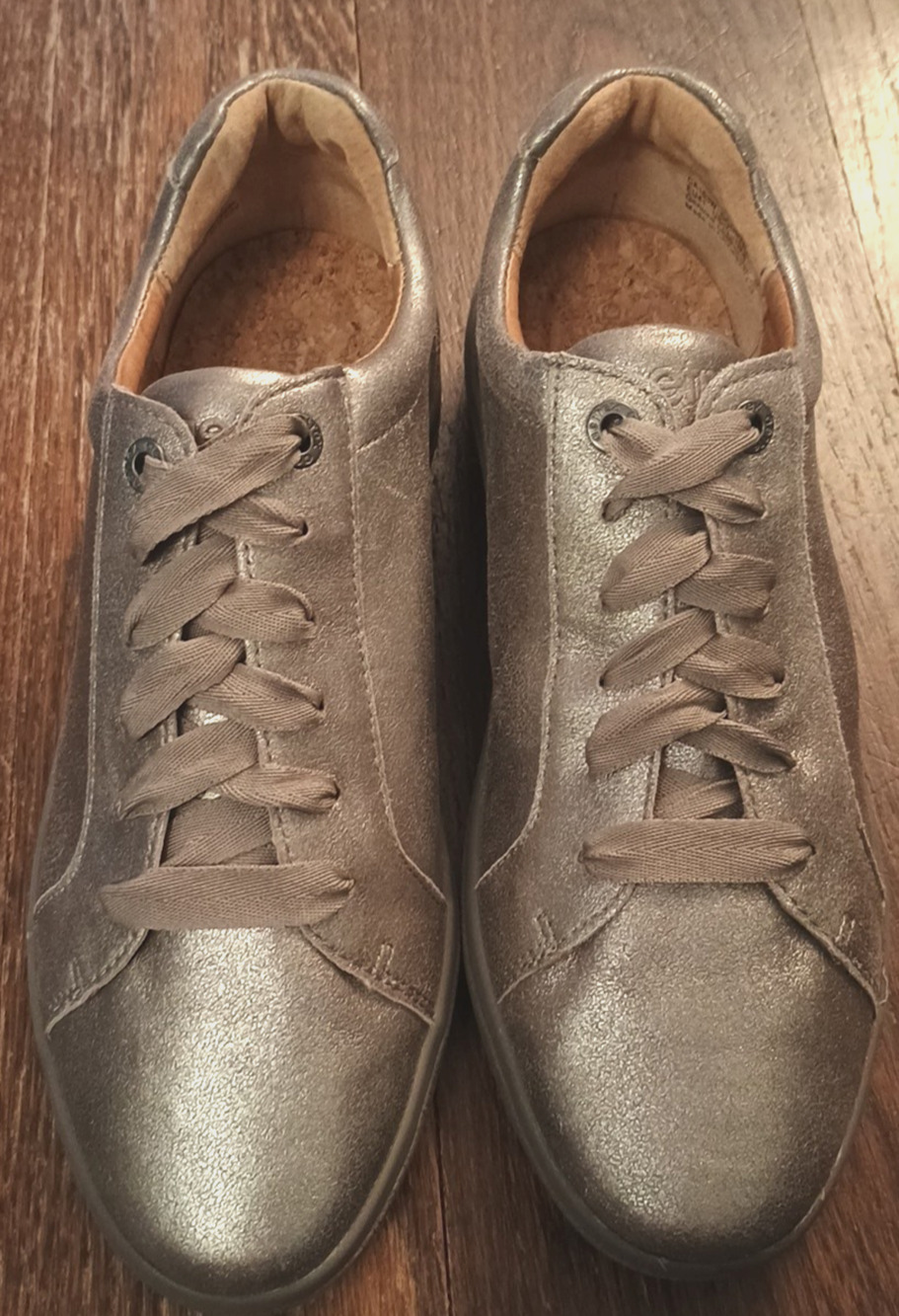 Aetrex Courtney Classic Lace Up Sneakers Metallic Shimmer Gold sz 10 Pretty! New